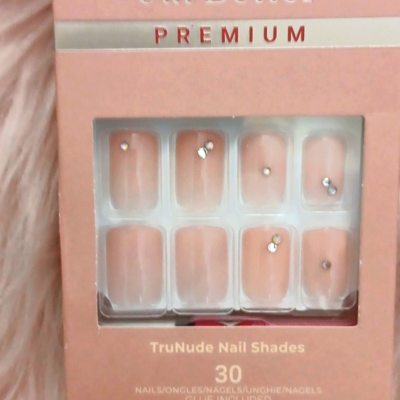 Brand New KISS BARE BUT BETTER False Nails-S - Picture 3 of 3